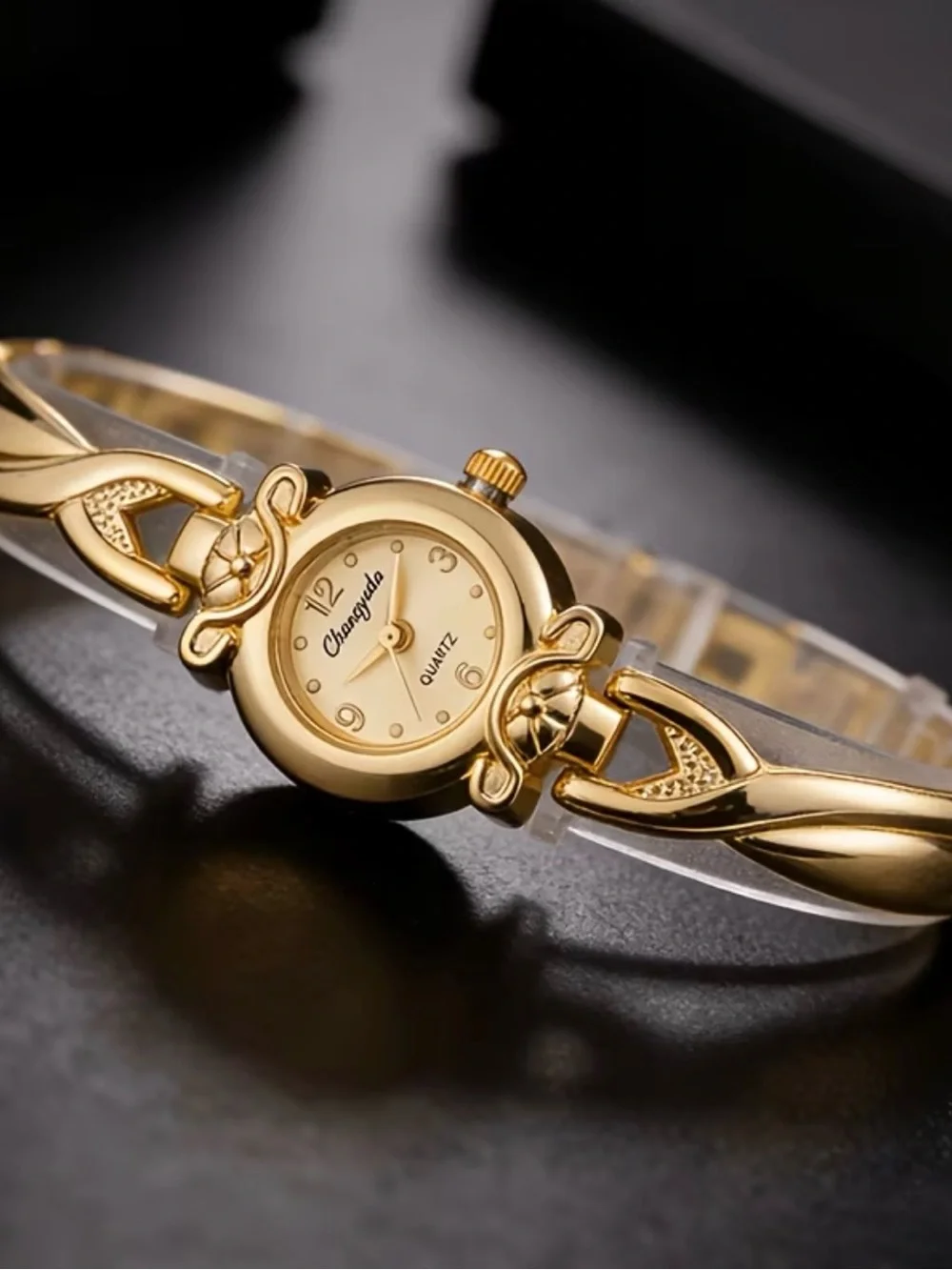 Chasyoda Women's Gold Bracelet Quartz Watch